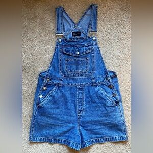 No Boundaries medium blue denim short overalls